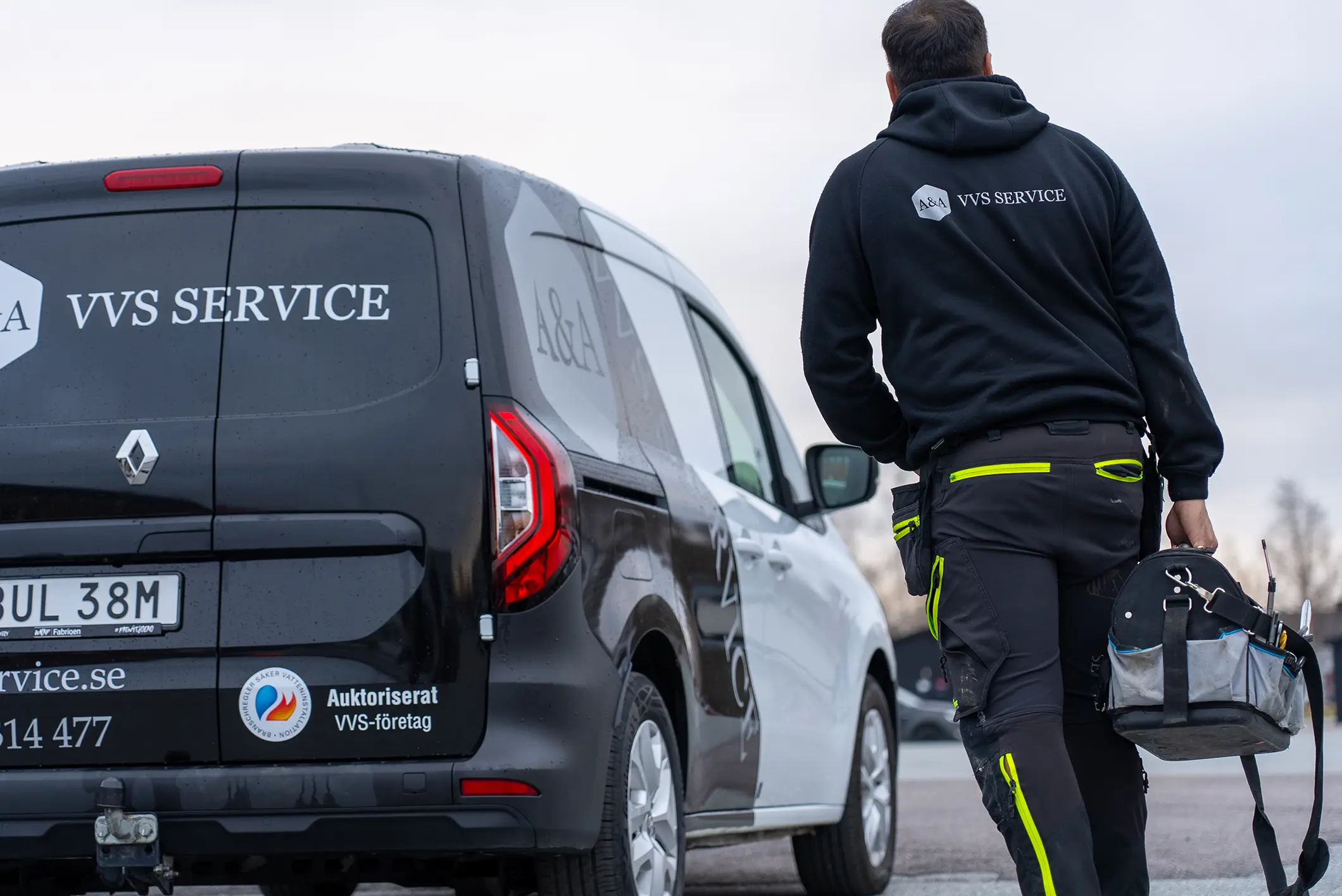 Företagsbil samt medarbetare